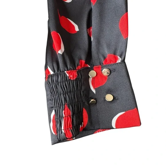 Chico’s Size 3 Heart Print Tunic Blouse Black Red Satin Size 16 Button Up - Picture 7 of 13